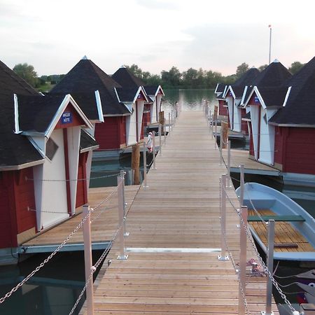Maritime Freizeit Camp "Mfc" Erfurter Seen Ruang foto