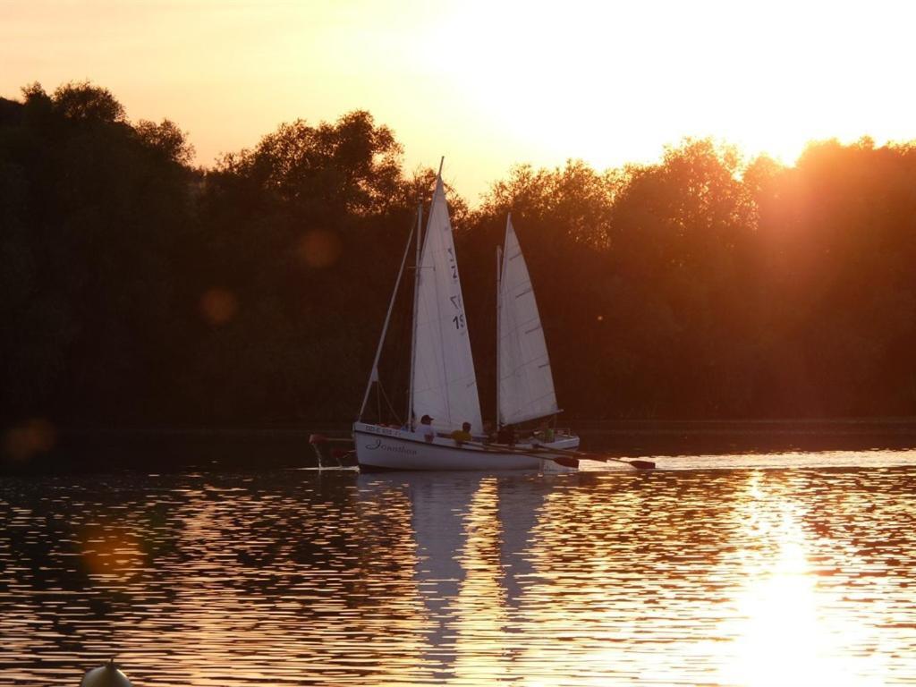 Maritime Freizeit Camp "Mfc" Erfurter Seen Bagian luar foto