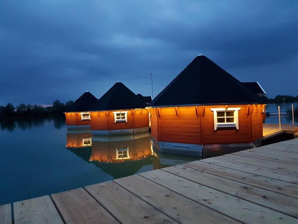 Maritime Freizeit Camp "Mfc" Erfurter Seen Bagian luar foto